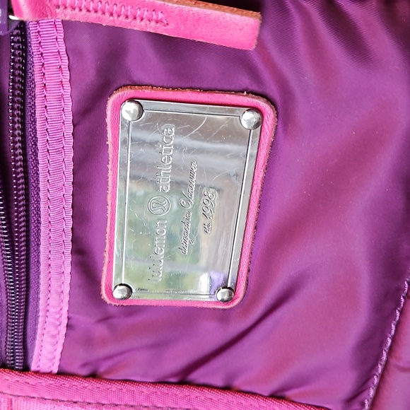 Lululemon First Release Travel Tote - Picture 2 of 13